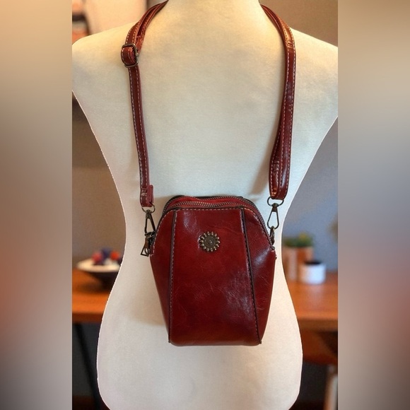 Women’s Soft Mobile Mini Phone Bag Vertical Style Removable Crossbody Strap Red - Picture 11 of 13